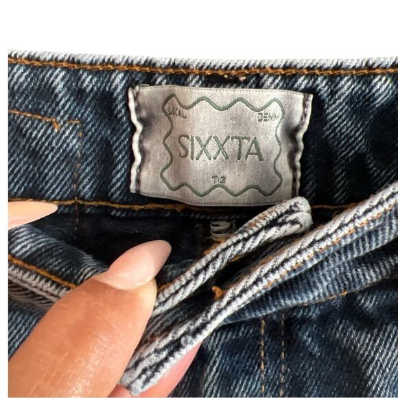 SIXXTA Acid Wash Balloon/ Baggy with raw hem and tapers leg Jean Size 28 - Picture 2 of 4